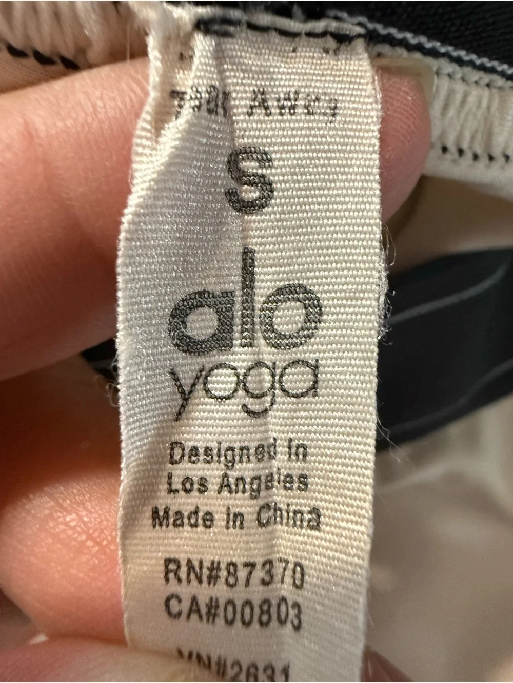 ALO Yoga soft stretch